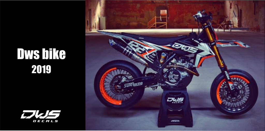 Complete decal kit stickerset ktm exc 125 150 exc f 250 350 450 2020 2021 side exc panel radiator shrouds front fender rear fender fork protectors swingarm nummers nummern radiator delen kappenvoorspatbord achterspatbord brug stickers voorpootbeschermers