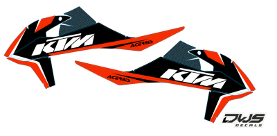 KTM EXC 125 250 350 450 500 2020 Model 14 set
 
Gehele stickerset bestaande uit
- Radiaset (6 delig)
- Nummerset (5 delig)
- Trimset (12 delig)

 
KTM EXC 125 250 350 450 500 2020 Model 14 set

consisting off:
- Radiator shrouds (6 tiles)
- Nu