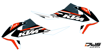 KTM EXC 125 250 350 450 500 2020 Model 14 set
 
Gehele stickerset bestaande uit
- Radiaset (6 delig)
- Nummerset (5 delig)
- Trimset (12 delig)

 
KTM EXC 125 250 350 450 500 2020 Model 14 set

consisting off:
- Radiator shrouds (6 tiles)
- Nu