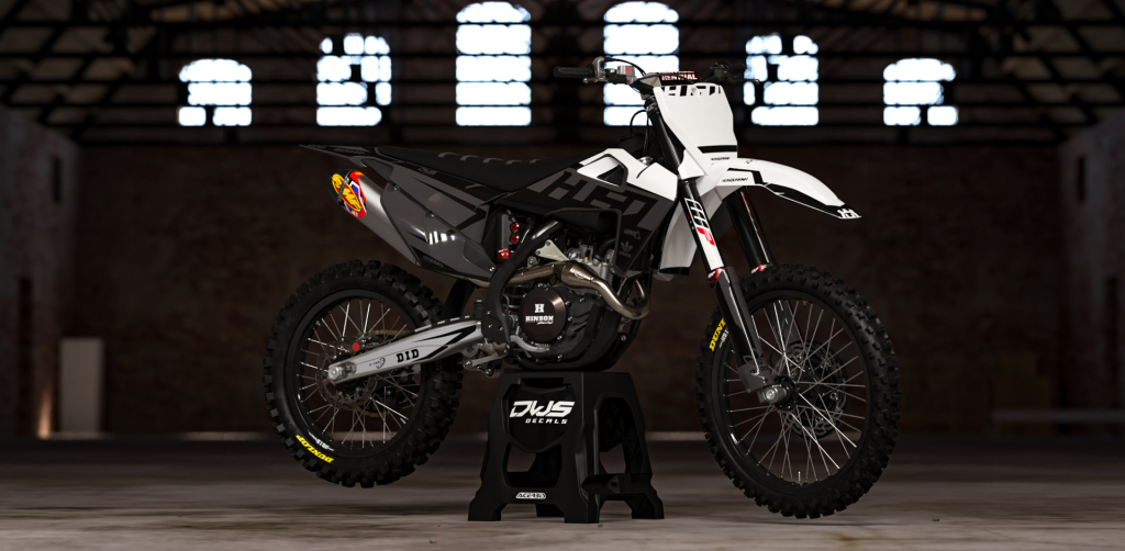 Husqvarna TE FE 2020 Model 1 set Gehele stickerset bestaande uit - Radiaset (2 delig) - Nummerset (5 delig) - Trimset (9 delig) Complete decasl kit consisting off - decals Radiator kit - decals side panels - decals Trimkit DWS Decals DWSDecals stickerset
