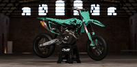 Husqvarna TE FE 2020 Model 1 set Gehele stickerset bestaande uit - Radiaset (2 delig) - Nummerset (5 delig) - Trimset (9 delig) Complete decasl kit consisting off - decals Radiator kit - decals side panels - decals Trimkit DWS Decals DWSDecals stickerset