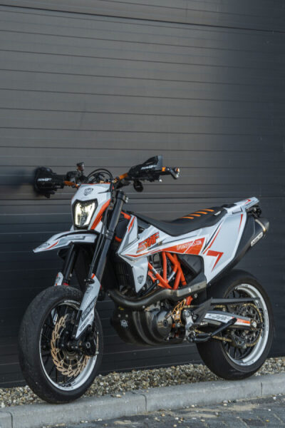 SMF 690 #3